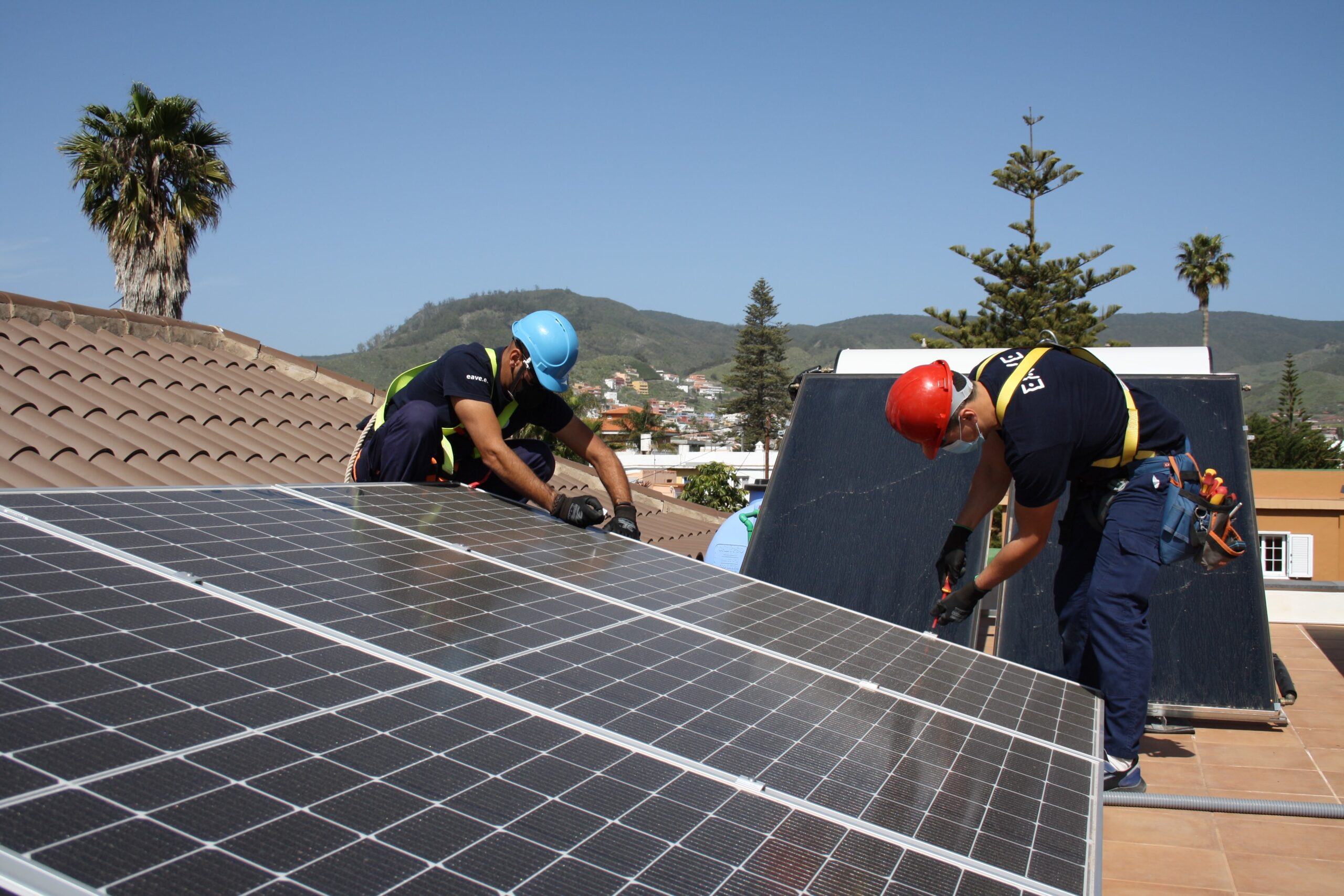 instalación de paneles solares EAVE