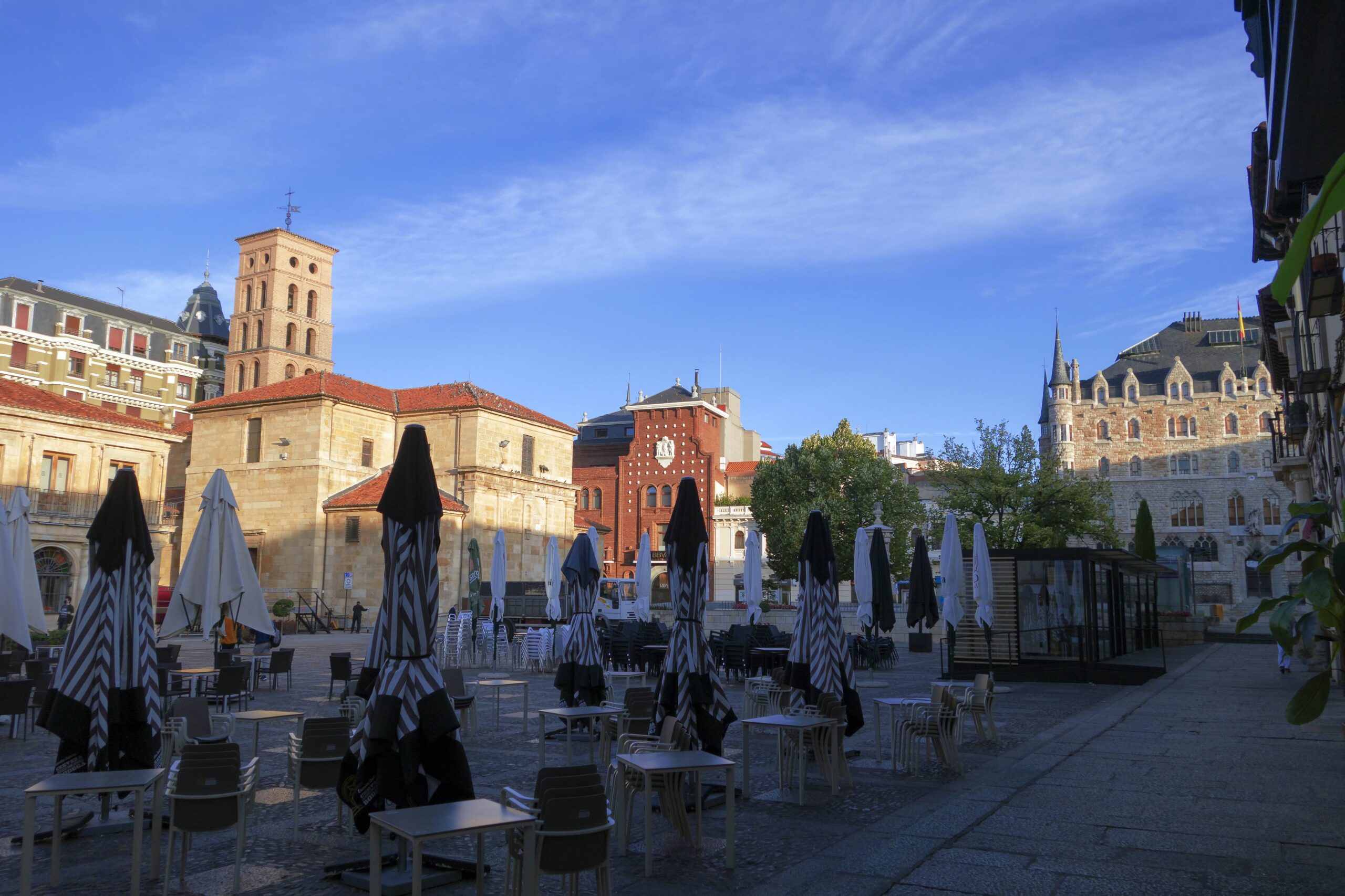 León